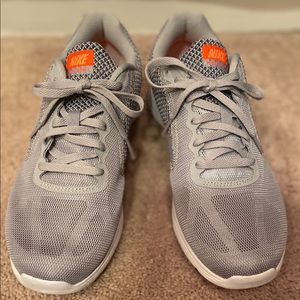 Like New Women Nike Revolution 3